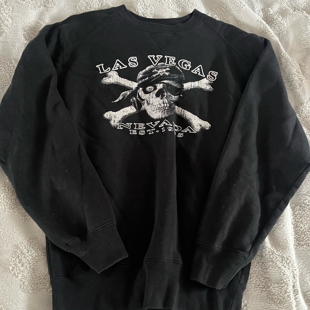 Women’s black graphic las vegas skull sweatshirt